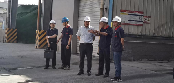 集團(tuán)公司黨委委員、股份公司黨委書記、總經(jīng)理蔣培進(jìn)到建材公司調(diào)...