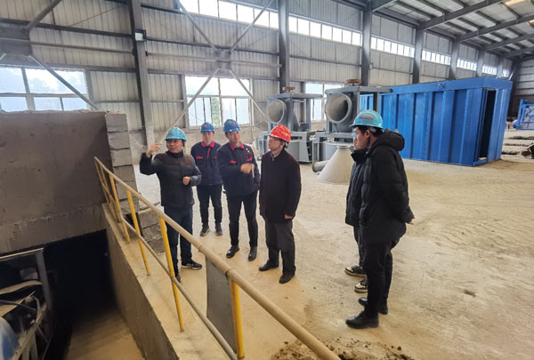 公司黨委書(shū)記調(diào)研中試線項(xiàng)目 公司黨委書(shū)記調(diào)研中試線項(xiàng)目